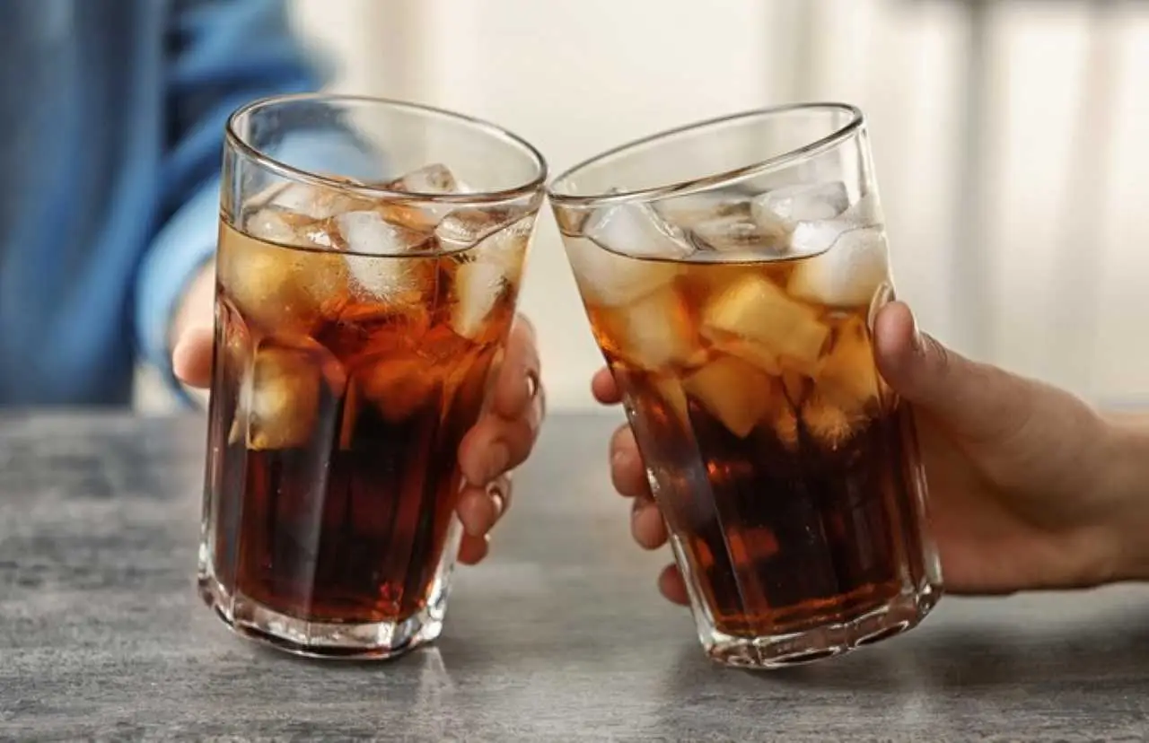 Bevi spesso cola zero? Ecco la verità sorprendente sulla sua caffeina (più di quanto pensi)