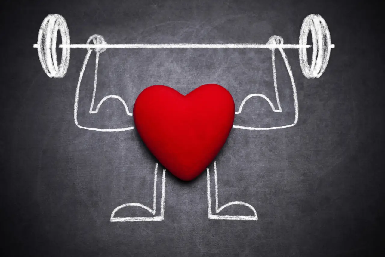 Il tuo cuore non pompa bene? Ecco i sintomi silenziosi che non devi ignorare